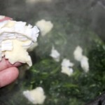 Szpinak na gęsto z serem pleśniowym