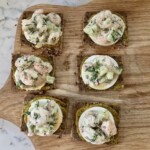 Tartinki bankietowe z krewetkami koktajlowymi