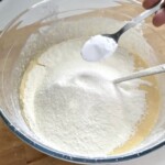 przygotowanie tortu jogurtowego