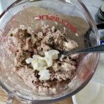 Tuńczykowa pasta do chleba z masłem i kaparami