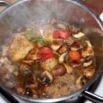 Udka z kurczaka duszone z papryką i pieczarkami