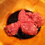 mięso mielone marynuje się w chińskich przyprawach