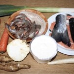 Wywar rybny z krewetkam w garnku