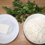 pokruszony ser feta w misce