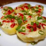 Ziemniaki zapiekane z serem i papryczką chilli