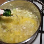 Zupa z kalarepy w garnku