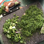 posiekane świeże zioła