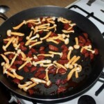 Brukselka z chorizo oraz z grzybami shimeji