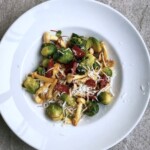 Brukselka z chorizo oraz z grzybami shimeji