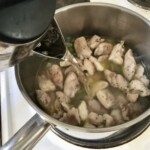 Kurczak z warzywami doprawiony śmietaną