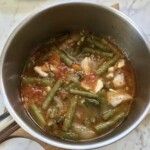 Kurczak z warzywami doprawiony śmietaną