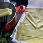 podgotowane płaty makaronu lasagne