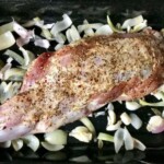 Łopatka jagnięca w przyprawach przed pieczeniem