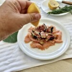 Łosoś wędzony z figami oliwą i musztardą