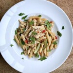 Makaron z indykiem cukinią i papryką