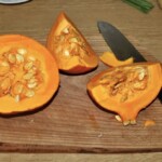 dynia pokrojona na kilka części