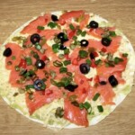 Quesadilla z łososiem wędzonym i awokado