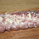 Schab pieczony słoniną wędzoną nadziany