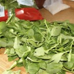 świeże liście szpinaku