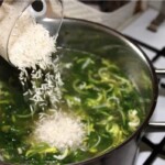 Zupa egipska z kurczakiem z jogurtem