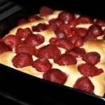 Ciasto z truskawkami drożdżowe