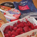 Deser malinowy na śmietance