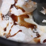 przygotowanie masy na deser malinowy