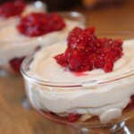 Deser malinowy na śmietance