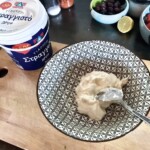 gęsty jogurt grecki w misce