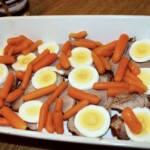 Karczek w galarecie z groszkiem i marchewką