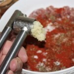 przygotowanie farszu do kartaczy z mięsem