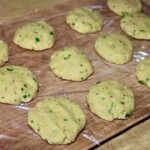 Kotleciki rybne z dorsza po tajsku z kolendrą gotowe do smażenia