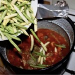 Kotlety cielęce z kostką duszone z fasolką