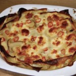 Lasagne z grzybami leśnymi i włoską kiełbasą