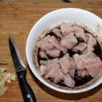 pierś z kurczaka pokrojony jest marynowany j