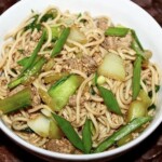 Makaron z mięsem i pak choy po chińsku