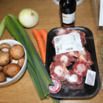 Ogony wołowe duszone w winie z rozmarynem składniki