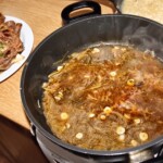 na patelni duszą się plastry giczy cielęcej na ossobuco alla milanese