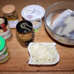 Śledzie w sosie musztardowym z kurkumą składniki