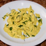 Śledzie w sosie musztardowym z kurkumą