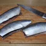 tuszki śledziowe na blacie kuchennym