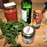 Tuńczyk z makaronem w pomidorach z oliwkami składniki