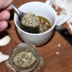 łyżeczka z suszonym oregano