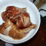 ugotowane kawałki wędzonego kurczaka