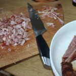 ugotowany i pokrojony boczek wędzony