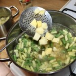 Zupa jarzynowa z fasolką szparagową i bobem