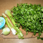 Zupa pietruszkowa z naci z grzankami składniki