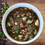 Sycąca zupa warzywna z soczewicą i chilli