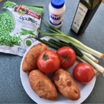 Groszek z ziemniakami duszony w pomidorach składniki