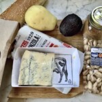 Jesienna kanapka z awokado gruszką i gorgonzolą składniki